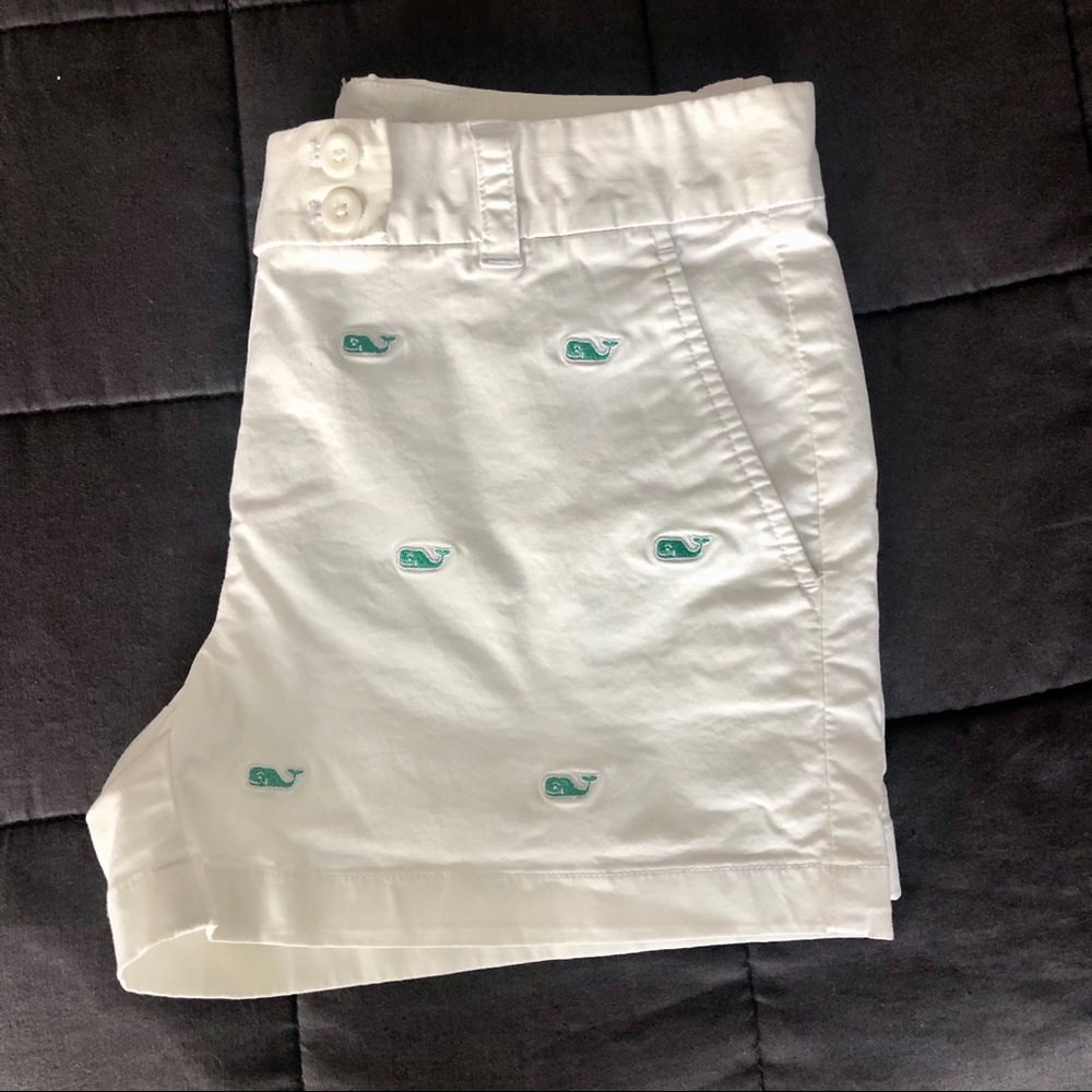 Vineyard Vines Whale embroidered shorts